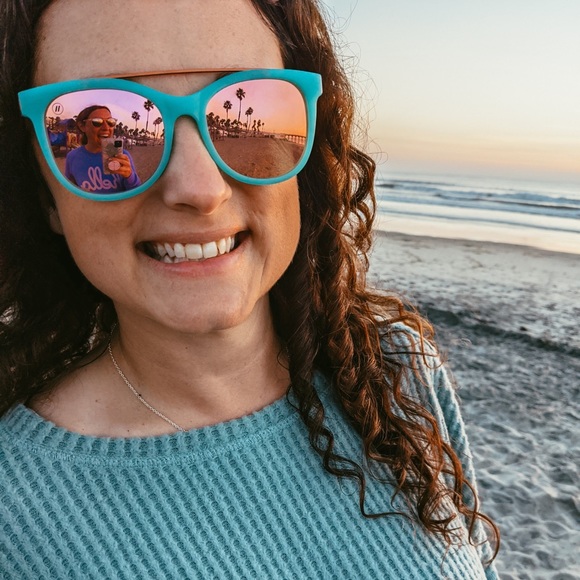 Meet your Posher, Kate - Picture 3 of 7